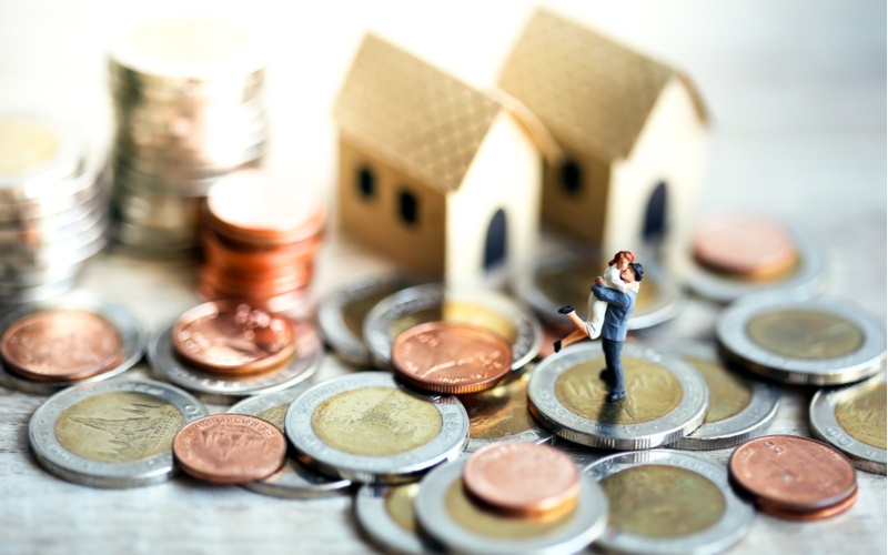 More information about "Distressed Real Estate Investing"